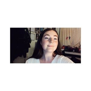 Meet your Posher, Alexis